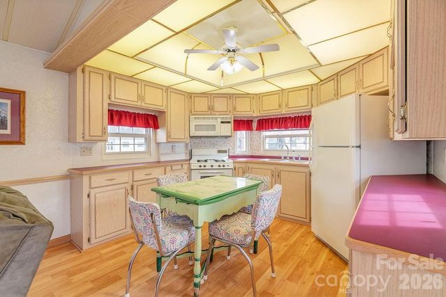 52 Strollers Lane, Waynesville, NC 28785
