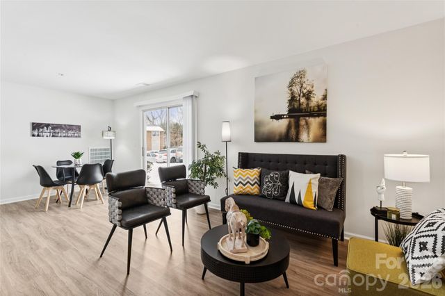 1620 Arlyn Circle B, Charlotte, NC 28213