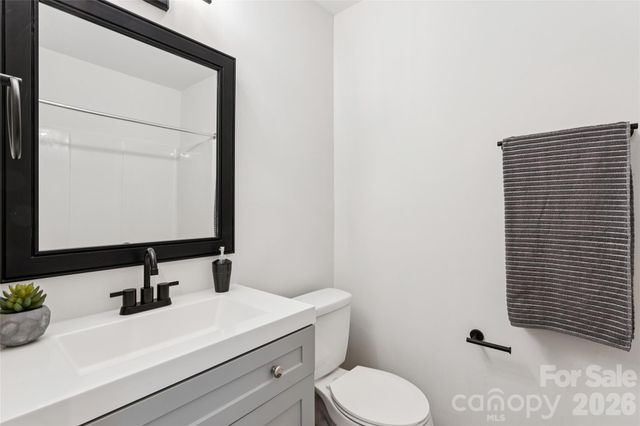 1620 Arlyn Circle B, Charlotte, NC 28213