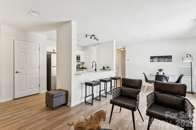 1620 Arlyn Circle B, Charlotte, NC 28213