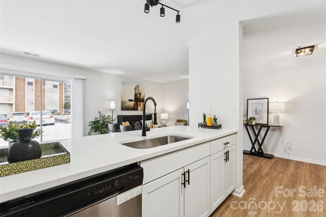 1620 Arlyn Circle B, Charlotte, NC 28213