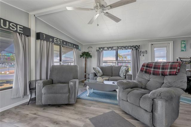 5127 8TH STREET W, Bradenton, FL 34207