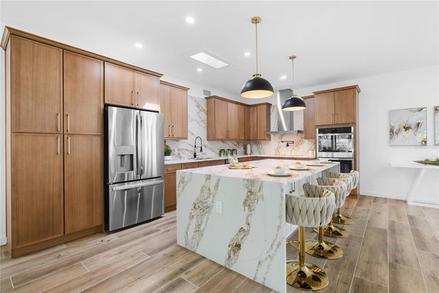 4879 COMMONWEALTH DRIVE, Sarasota, FL 34242