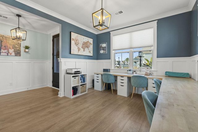 686 Yellow Leaf Lane, Summerville, SC 29486