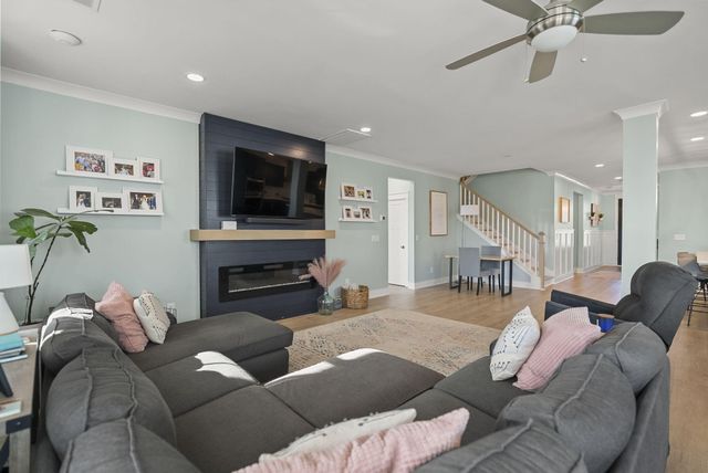 686 Yellow Leaf Lane, Summerville, SC 29486