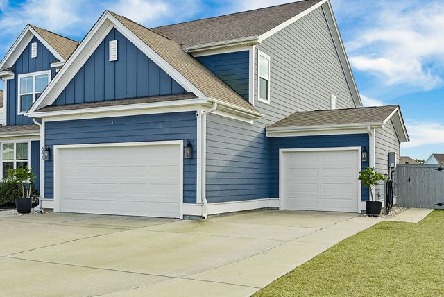 686 Yellow Leaf Lane, Summerville, SC 29486