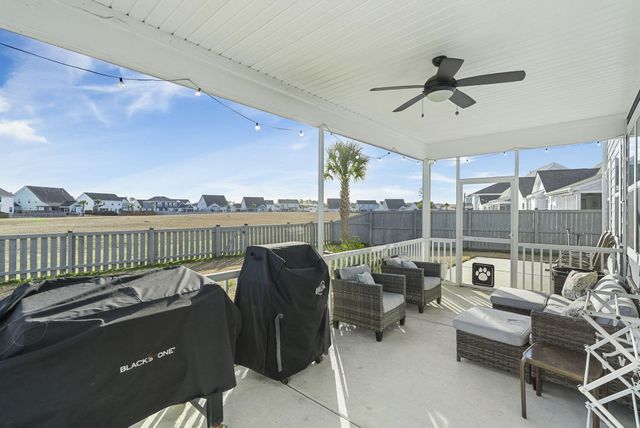 686 Yellow Leaf Lane, Summerville, SC 29486