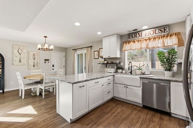 2154 Flagstone Road NE, Rio Rancho, NM 87124