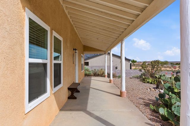 2154 Flagstone Road NE, Rio Rancho, NM 87124