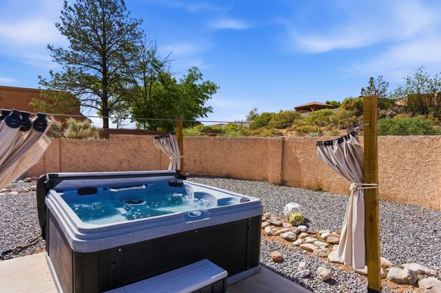 2154 Flagstone Road NE, Rio Rancho, NM 87124