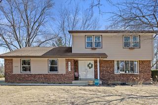 6872 S 117th STREET, Franklin, WI 53132