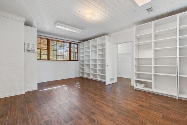 1120 Sarasota Drive, Tallahassee, FL 32301