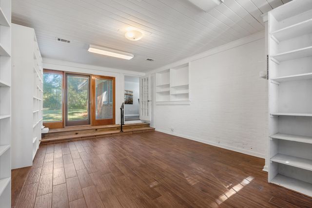 1120 Sarasota Drive, Tallahassee, FL 32301