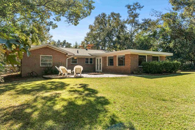 1120 Sarasota Drive, Tallahassee, FL 32301