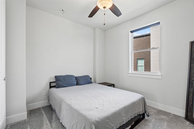 381 E Greenbriar Lane 501, Dallas, TX 75203