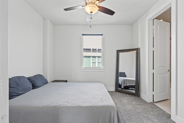 381 E Greenbriar Lane 501, Dallas, TX 75203