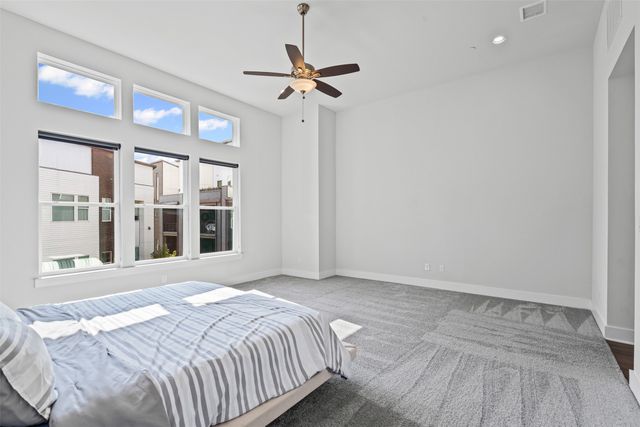 381 E Greenbriar Lane 501, Dallas, TX 75203