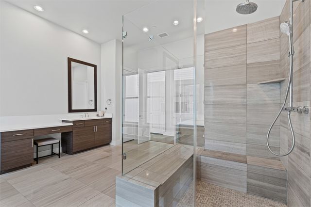 381 E Greenbriar Lane 501, Dallas, TX 75203