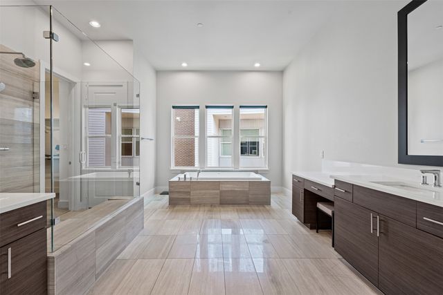 381 E Greenbriar Lane 501, Dallas, TX 75203