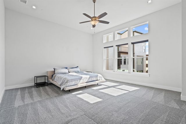 381 E Greenbriar Lane 501, Dallas, TX 75203