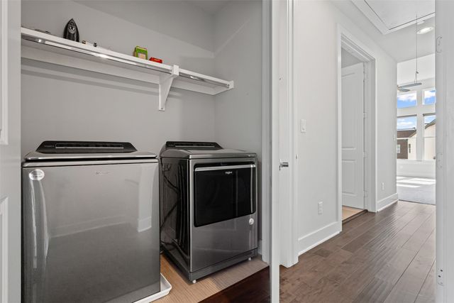 381 E Greenbriar Lane 501, Dallas, TX 75203