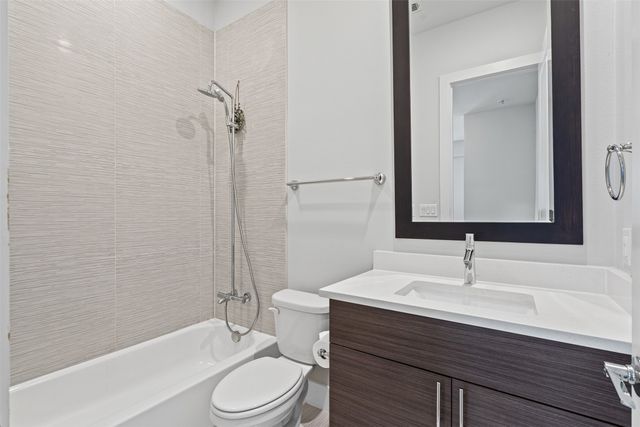 381 E Greenbriar Lane 501, Dallas, TX 75203