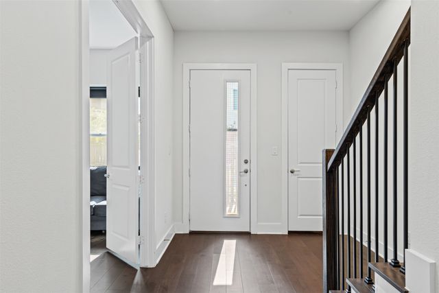 381 E Greenbriar Lane 501, Dallas, TX 75203