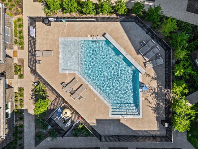 381 E Greenbriar Lane 501, Dallas, TX 75203