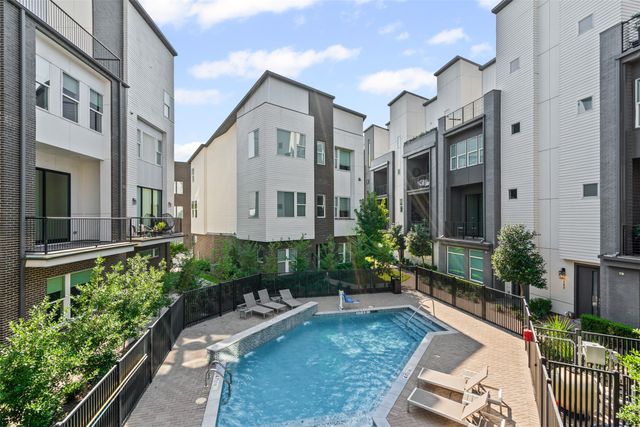 381 E Greenbriar Lane 501, Dallas, TX 75203