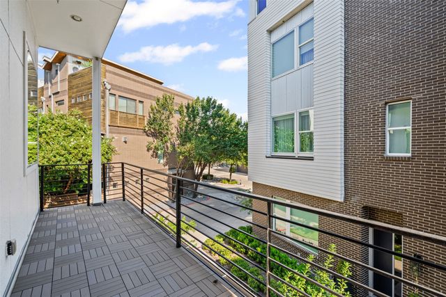 381 E Greenbriar Lane 501, Dallas, TX 75203