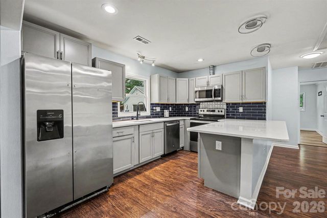 9902 Forest Drive, Charlotte, NC 28216