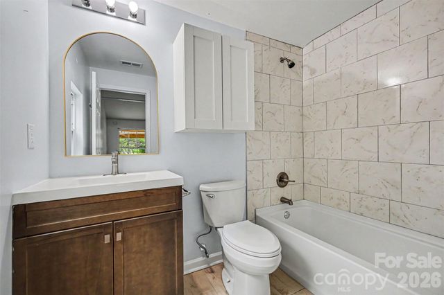 9902 Forest Drive, Charlotte, NC 28216
