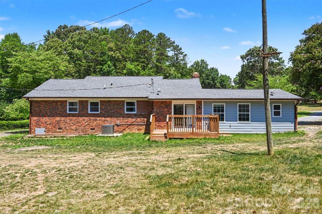 9902 Forest Drive, Charlotte, NC 28216