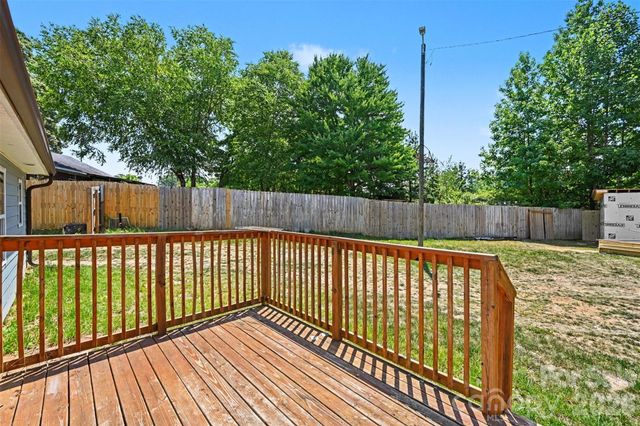 9902 Forest Drive, Charlotte, NC 28216
