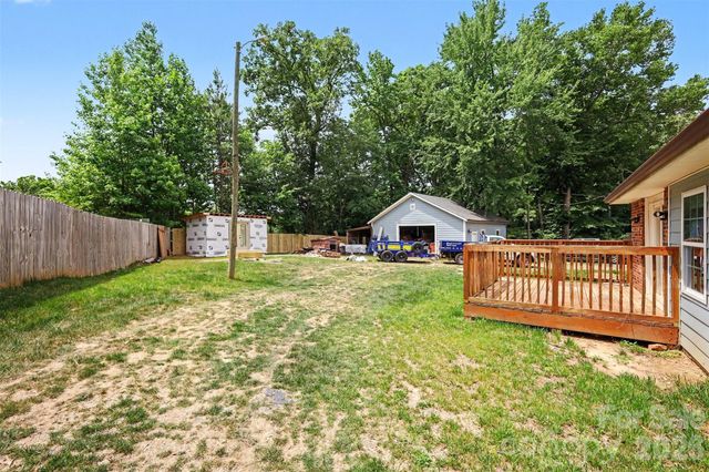 9902 Forest Drive, Charlotte, NC 28216