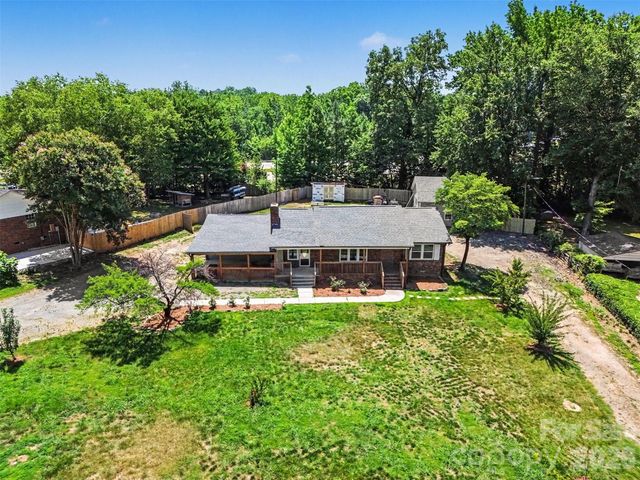 9902 Forest Drive, Charlotte, NC 28216