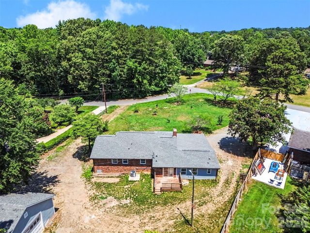 9902 Forest Drive, Charlotte, NC 28216