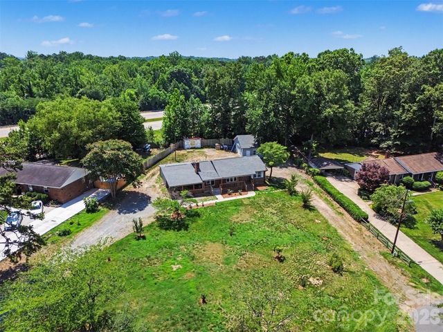 9902 Forest Drive, Charlotte, NC 28216