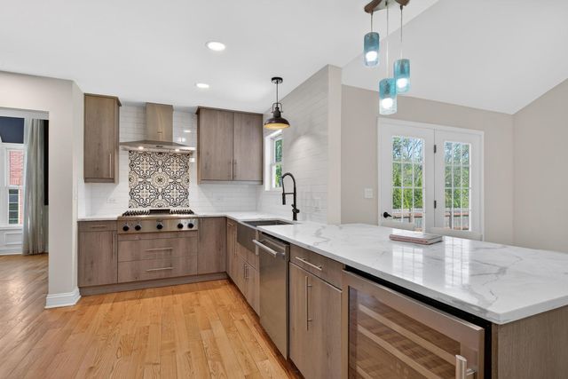 1673 Bloomingdale Road, Glendale Heights, IL 60139