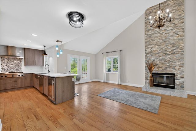 1673 Bloomingdale Road, Glendale Heights, IL 60139