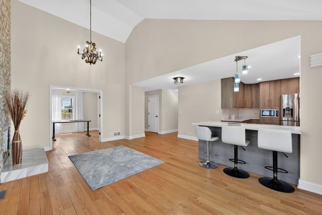 1673 Bloomingdale Road, Glendale Heights, IL 60139