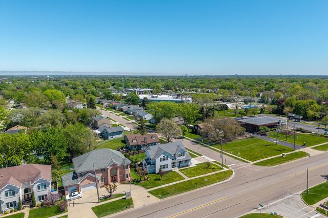 1673 Bloomingdale Road, Glendale Heights, IL 60139