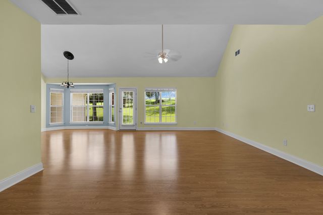 2073 McMahan Hollow Rd, Pleasant View, TN 37146