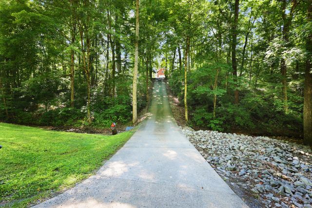 2073 McMahan Hollow Rd, Pleasant View, TN 37146