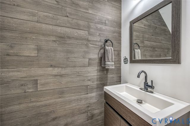 3800 Willow Creek Dr, Disputanta, VA 23842