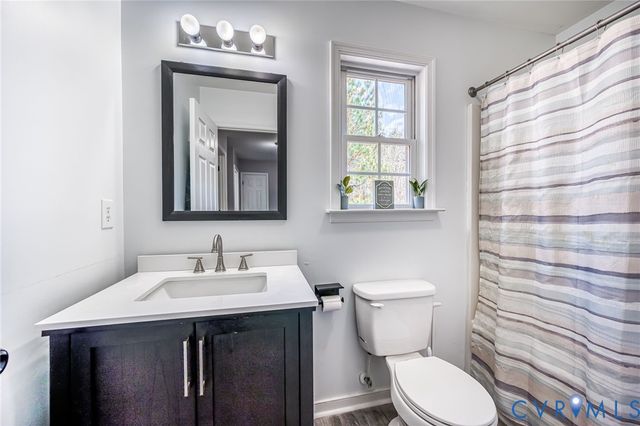 3800 Willow Creek Dr, Disputanta, VA 23842