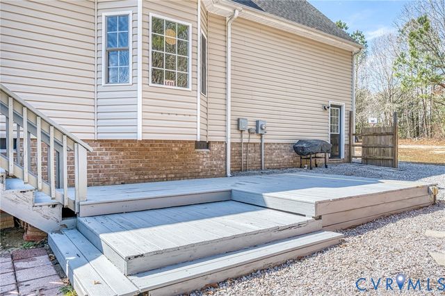 3800 Willow Creek Dr, Disputanta, VA 23842