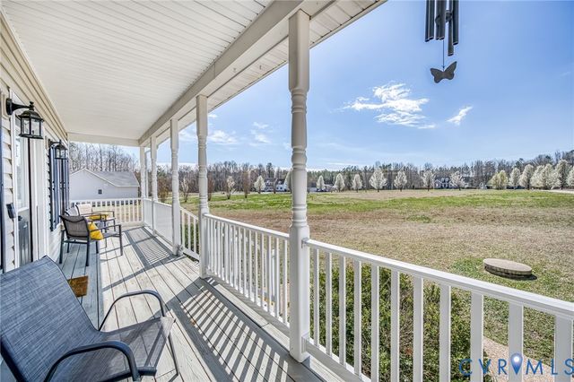 3800 Willow Creek Dr, Disputanta, VA 23842