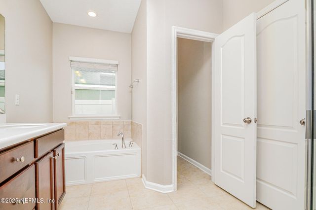 16199 TISONS BLUFF Road, Jacksonville, FL 32218