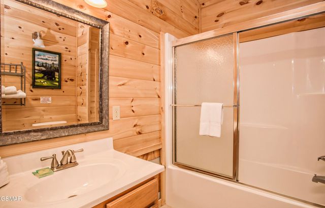 3510 Twin city way Way, Pigeon Forge, TN 37863